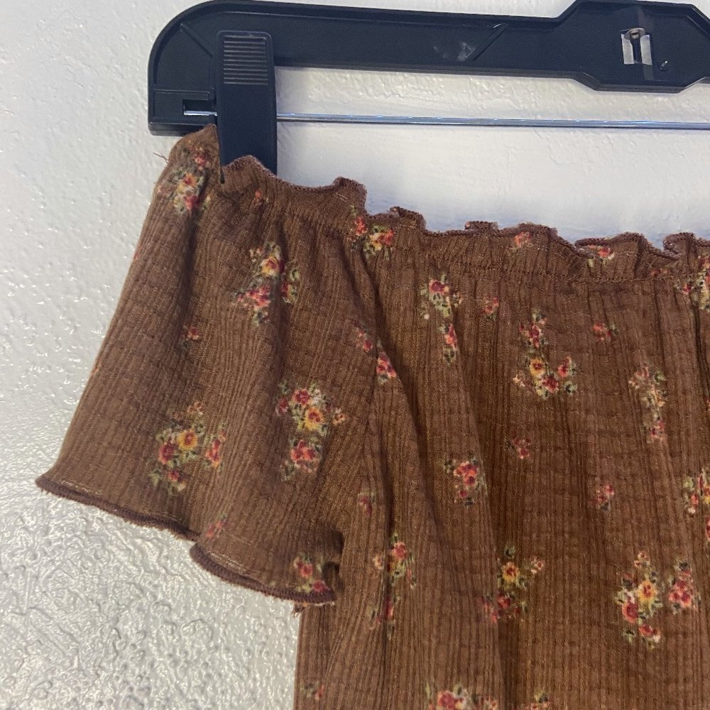 Brit and Bri size s Brown and Floral Off the Shoulder Crop top
